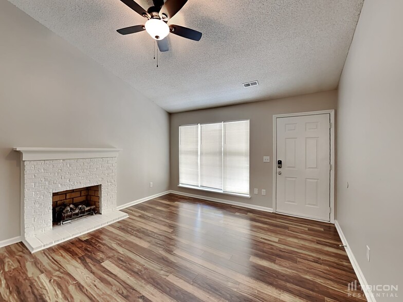 Building Photo - 102 Coventry Dr