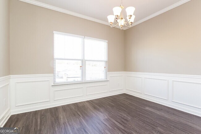 Building Photo - 646 Fieldcrest Dr