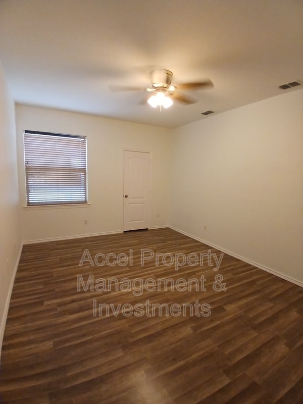 Building Photo - 128 San Jacinto St