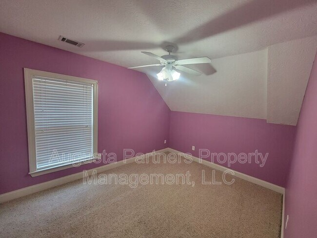 Building Photo - 1010 Barrett Dr
