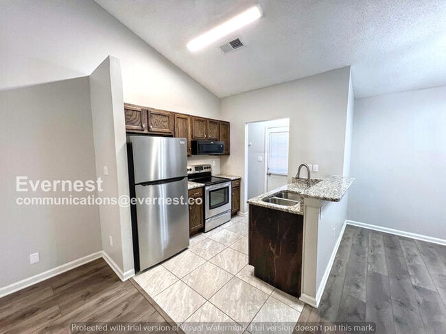 Building Photo - 7065 Village Ln