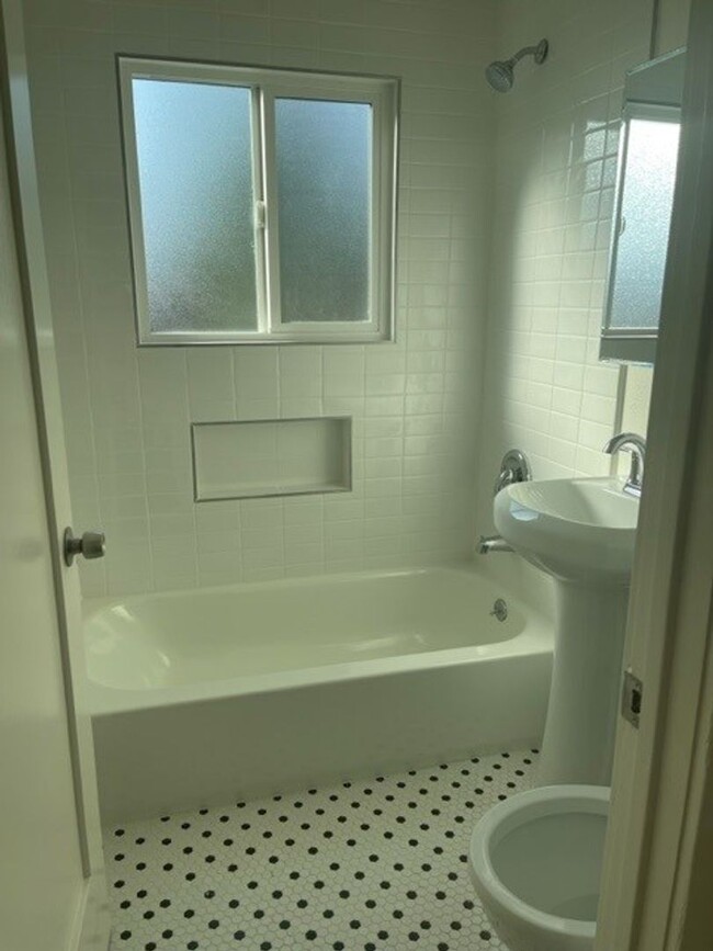 Building Photo - Just few Blocks from the water & next to A...
