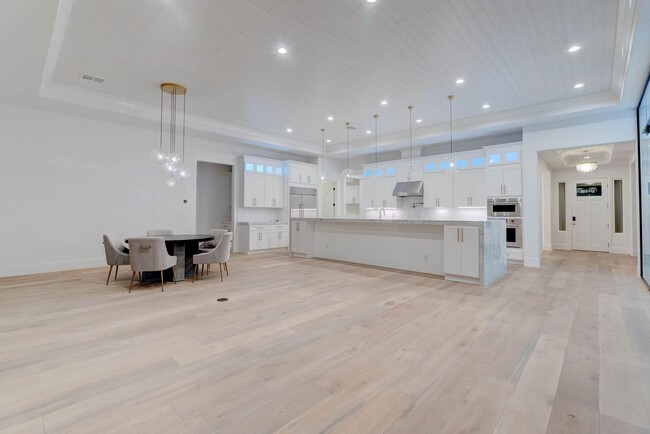 Building Photo - 756 Bruce Moorland St