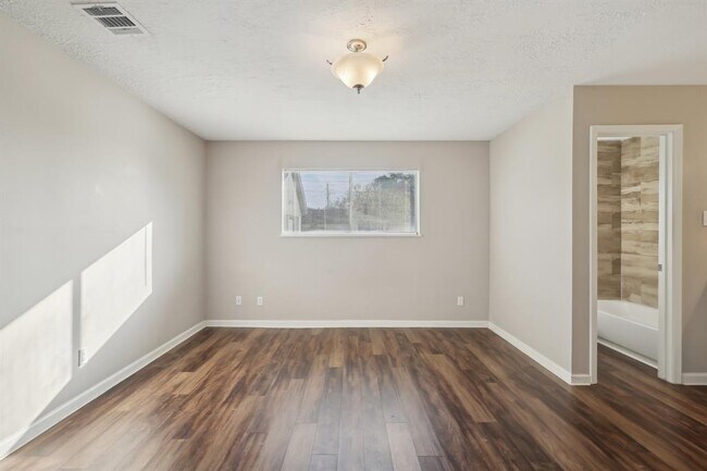 Building Photo - 3212 Wavecrest St