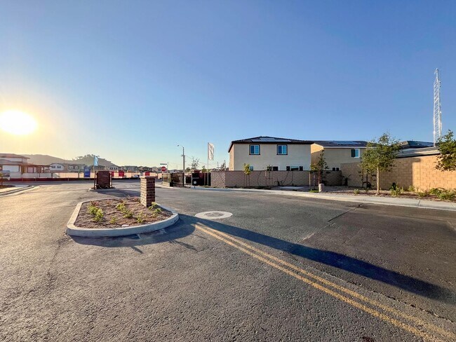 Building Photo - NEWER CONSTRUCTION ~SOLAR~ 3 BED 3 BATH BE...