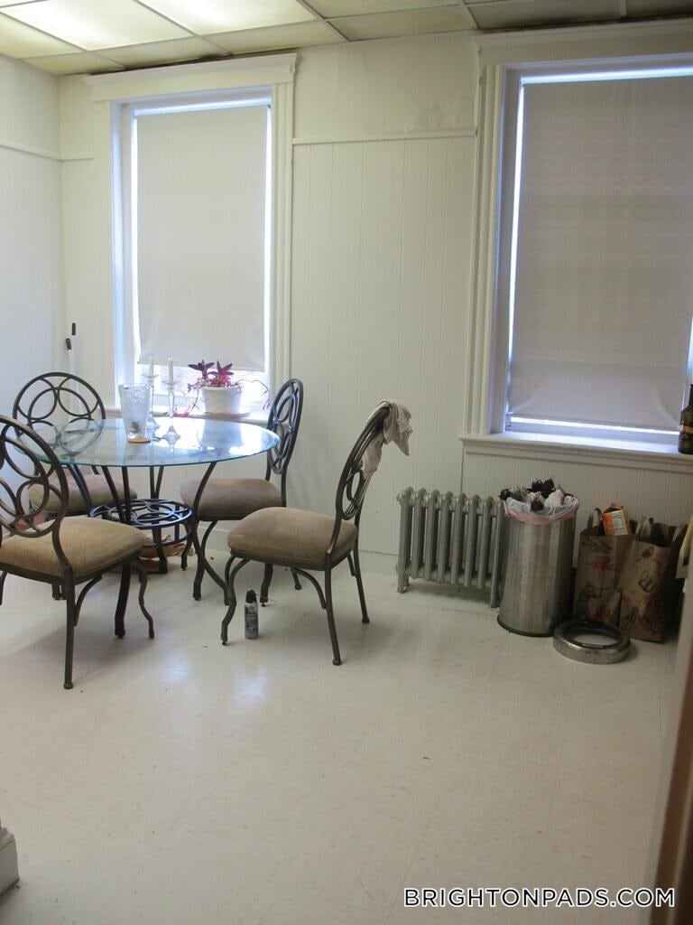 Building Photo - 70 Chiswick Rd