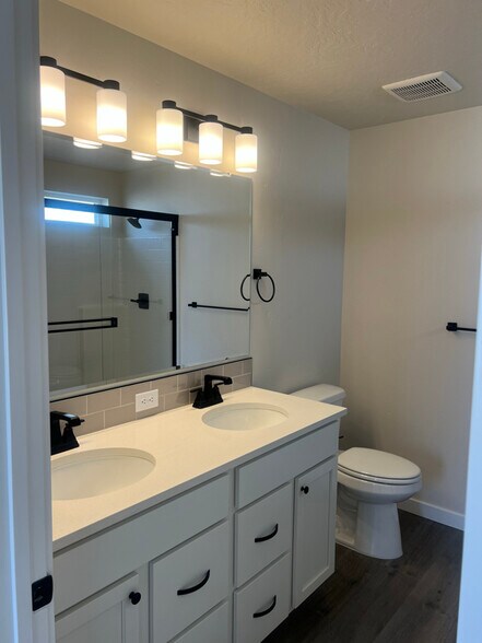 Building Photo - 10114 Longtail Dr