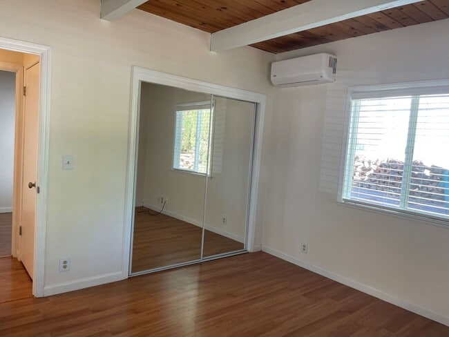 Building Photo - 4 bedroom, 2 bath home in Lake Wildwood ga...