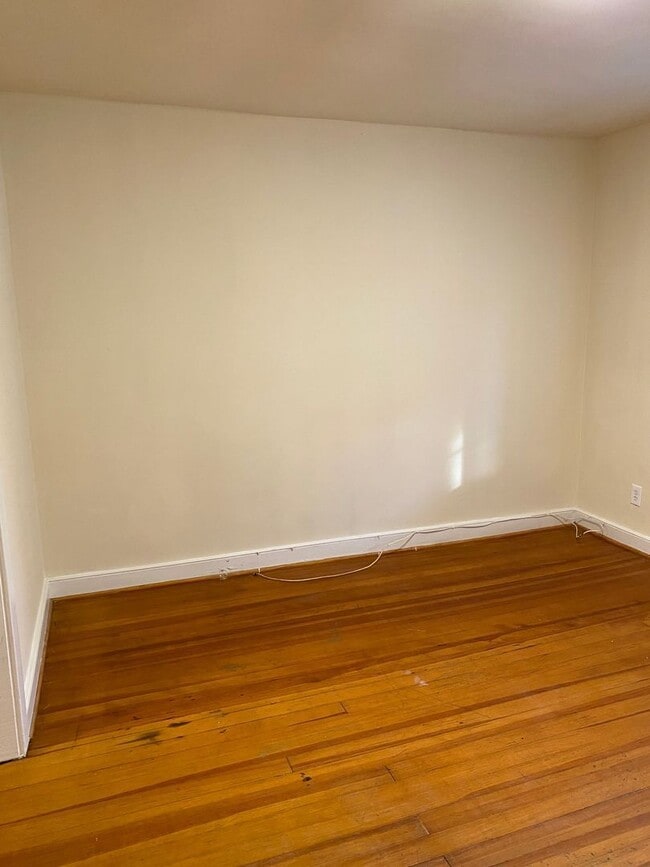 Building Photo - 2700 E Belt Blvd