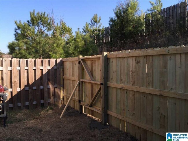 Building Photo - 1033 Ashwood Dr