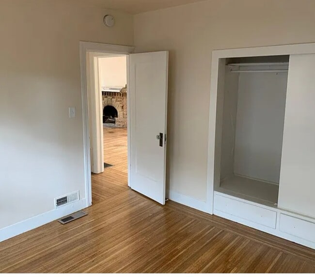 Building Photo - 4315 Essex St