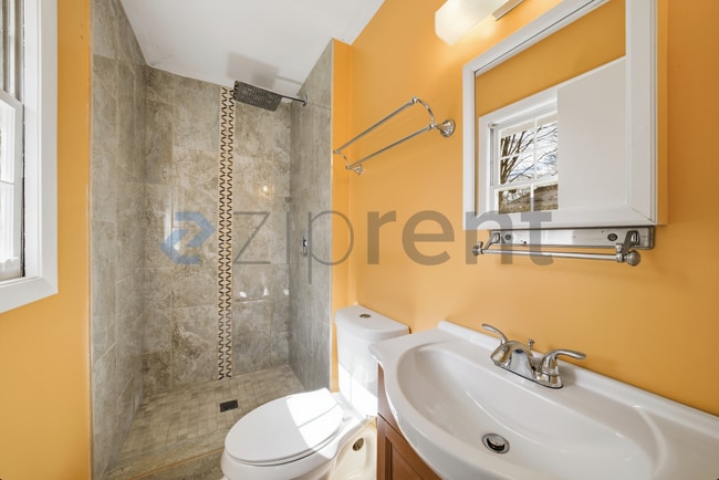 Building Photo - 2351 Emerald Falls Dr