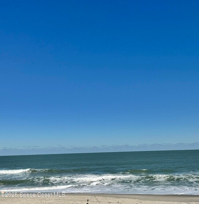 Building Photo - 2160 N Hwy A1A