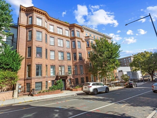 Building Photo - Charming 2BR/2BA Condo Near U Street with Modern Finishes and Prime Location