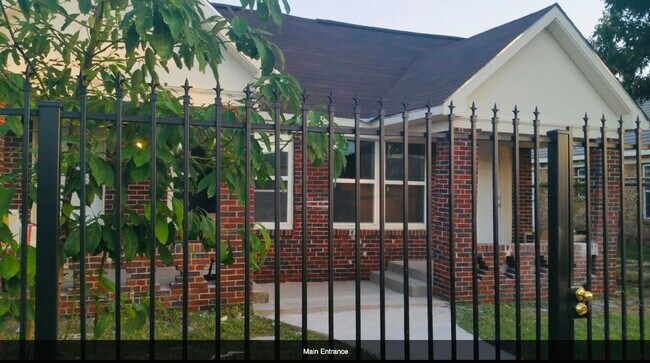 Building Photo - 5026 Jefferson St