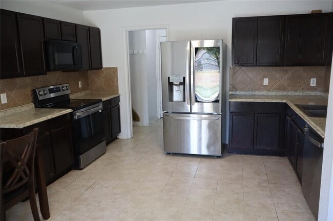 Building Photo - 5204 Mathra Dr