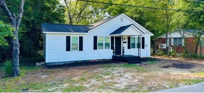 Primary Photo - Charming 3BR House in Cheraw