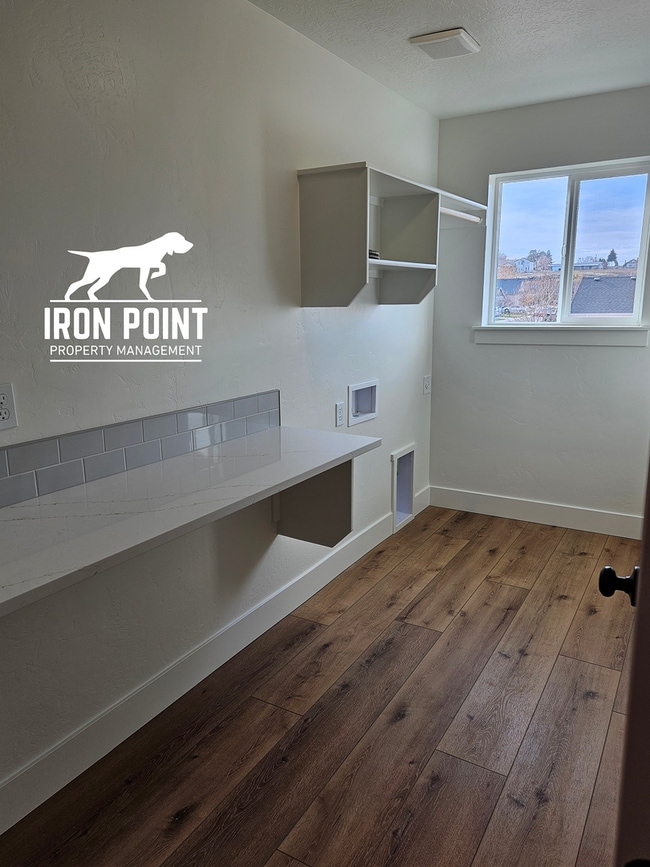 Building Photo - Brand New, Never-Lived-In 3-Bed, 2.5-Bath Townhome in Caldwell, ID – $1,000 Move-In Special!