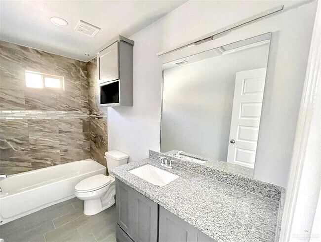 Building Photo - 3610 Bella Costa Dr