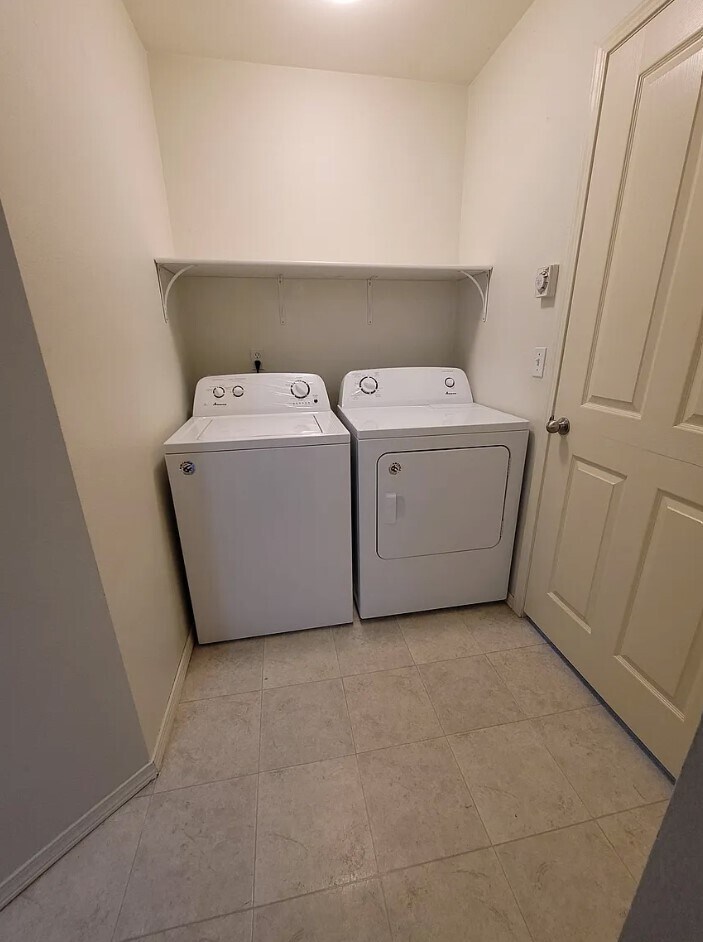 Laundry - 1787 Kennedy Pl