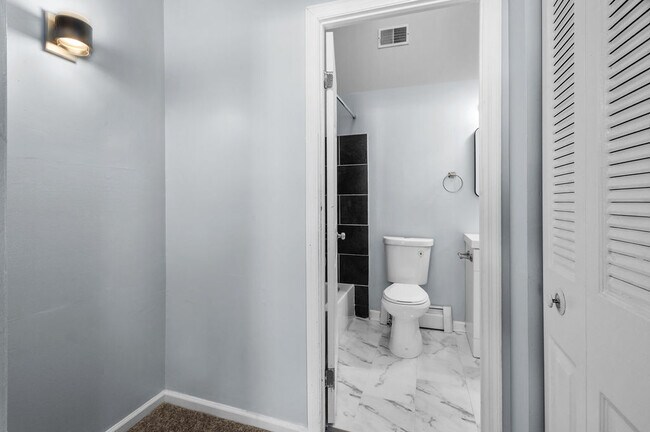 Building Photo - 3303 Walnut Ridge Est