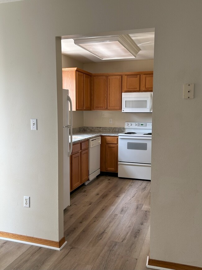 Building Photo - 836 Stonegate Ct