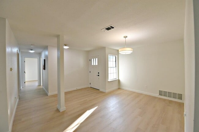 Building Photo - 4617 Sidereal Dr