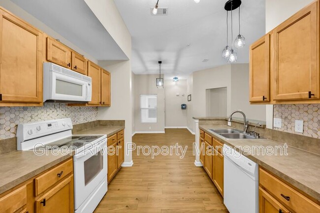 Building Photo - 7920 Merrill Rd