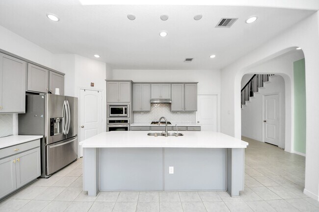 Building Photo - 2210 Captain Davis Dr