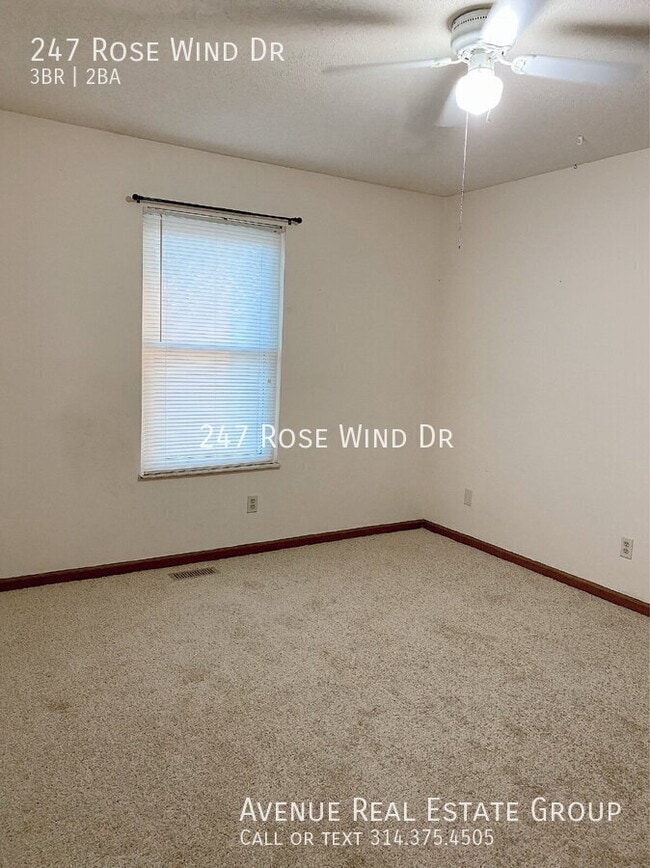 Building Photo - 247 Rosewind Dr