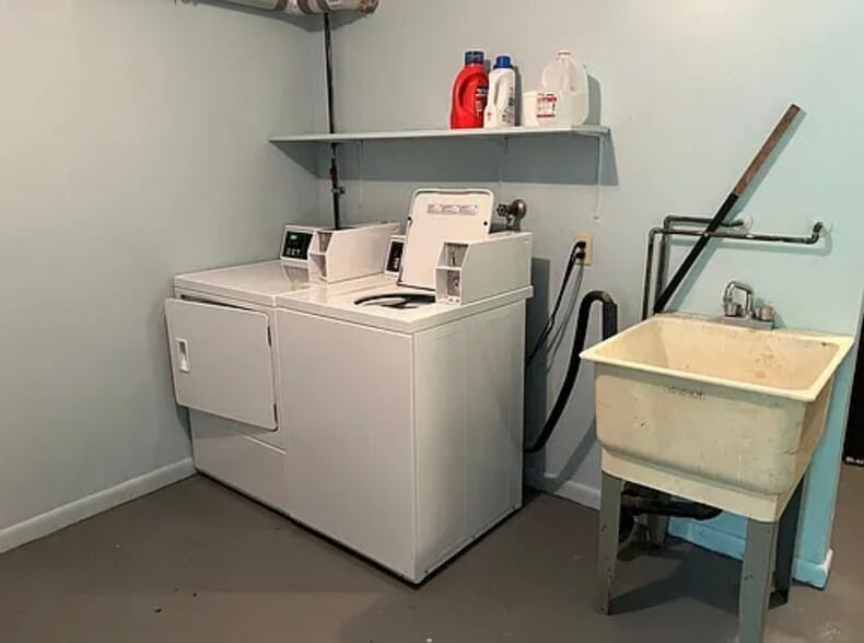 Coin Basement Laundry - 207 Watertree Dr