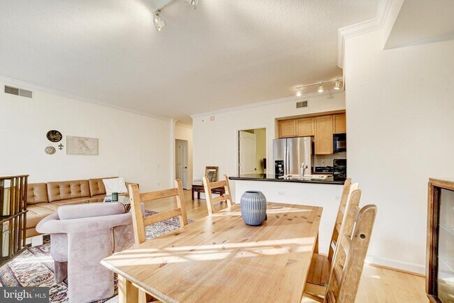 Building Photo - 1441 Rhode Island Ave NW