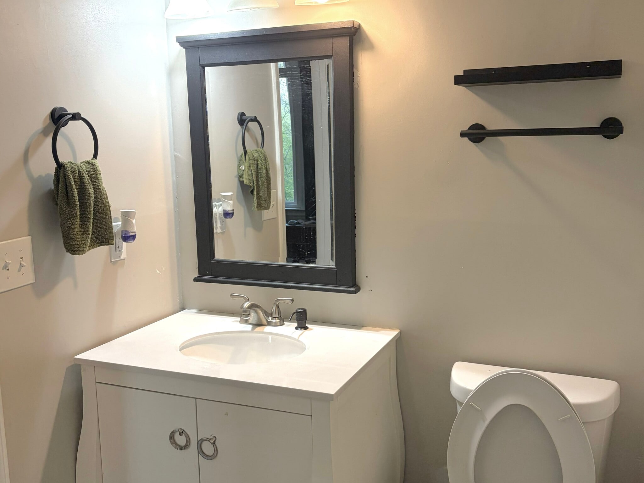 Bathroom 3.1 - 1330 Poplar Pointe SE