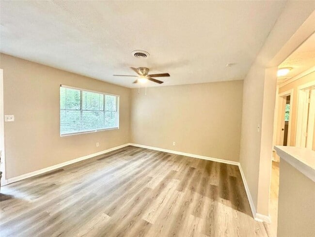 Building Photo - 6454 Raymond Dr