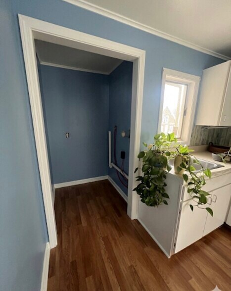 Building Photo - 110 S Orchard St