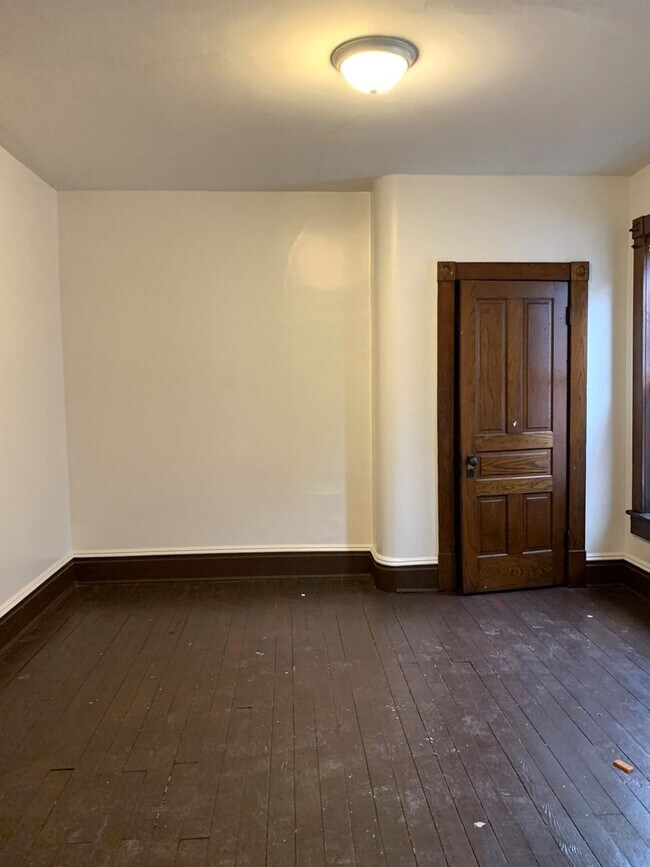 Building Photo - 2-story duplex | 4 bedrooms and 2 full bathrooms