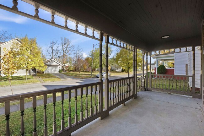 Building Photo - Newly Updated 3-Bedroom Home with Modern U...