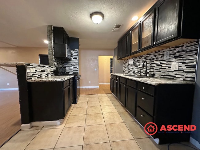 Building Photo - Cute 3 Bedroom Located in Taft!