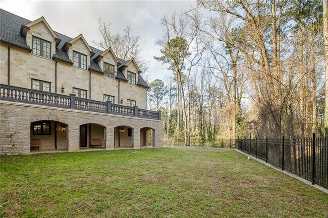 Building Photo - 35 Mt Paran Rd NW