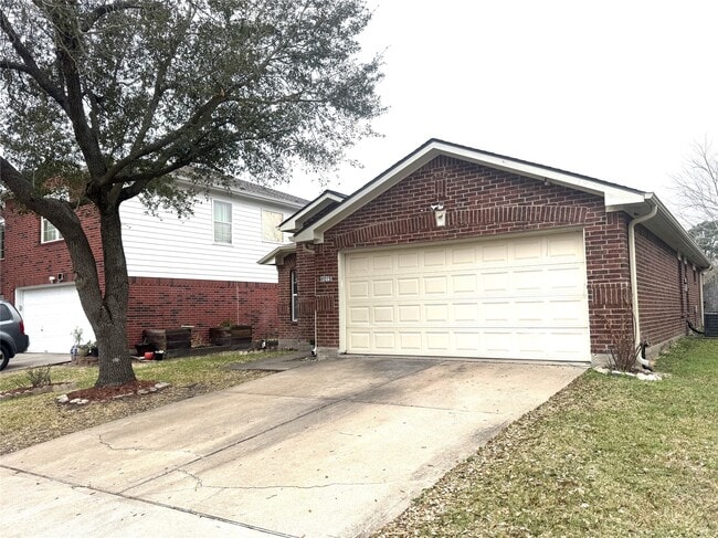 Building Photo - 8915 Canton Park Ln