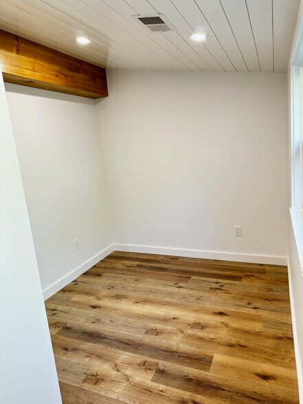 Building Photo - 69 Breton Rd