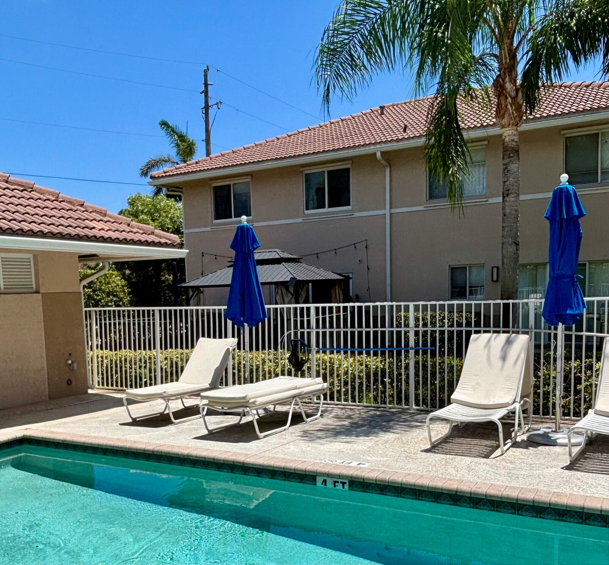 Building Photo - 4901 Palm Garden Ln