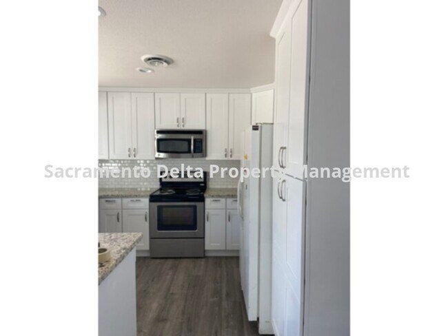 Building Photo - Nice home in Fair Oaks neighborhood