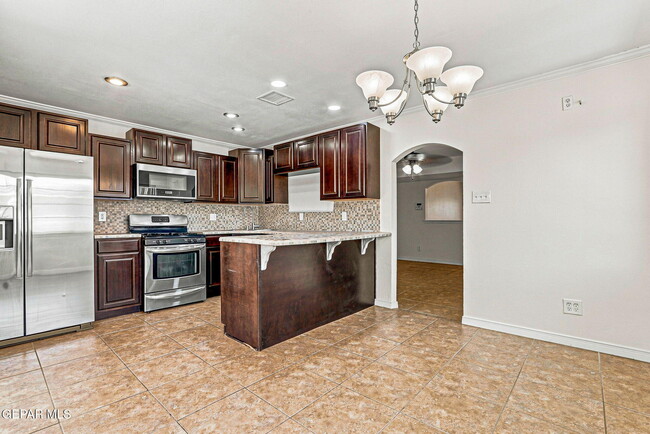 Building Photo - 6340 Modesta St
