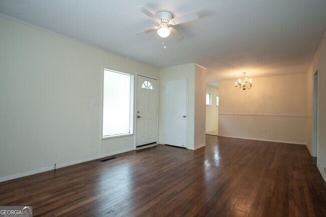 Building Photo - 175 Habersham Way