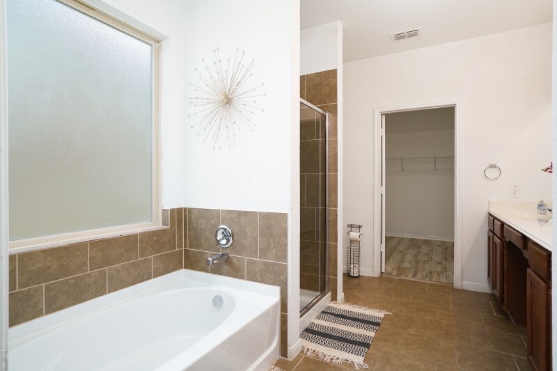 Building Photo - 1802 Gray Fox Creek