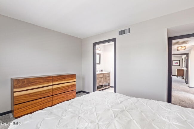 Building Photo - 4655 E Monte Way