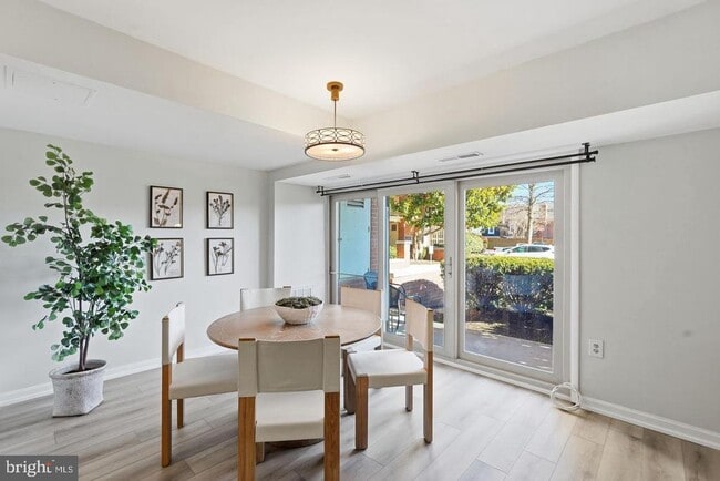 Building Photo - 5250 Valley Forge Dr