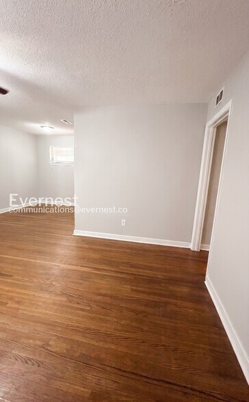 Building Photo - 733 Glen Ridge Dr