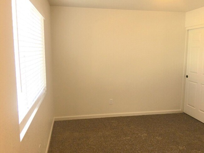 Building Photo - COMING SOON East Sparks House - 3 Bedroom ...